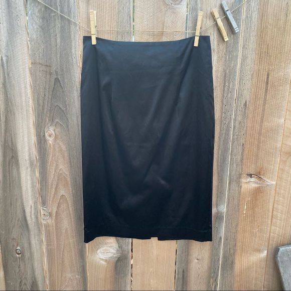 Forever 21 black pencil skirt with bow size small - Picture 5 of 9